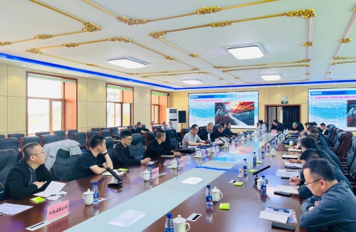 9月26日，公司召开智能化综采建设东荣一矿现场会