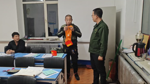 集贤矿开展自救器实操大培训活动