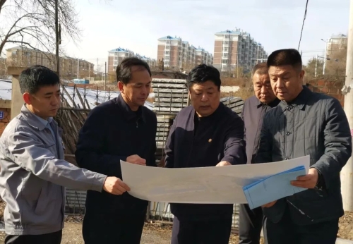 11月5日，公司党委书记、董事长宫延明到机电设备安装公司